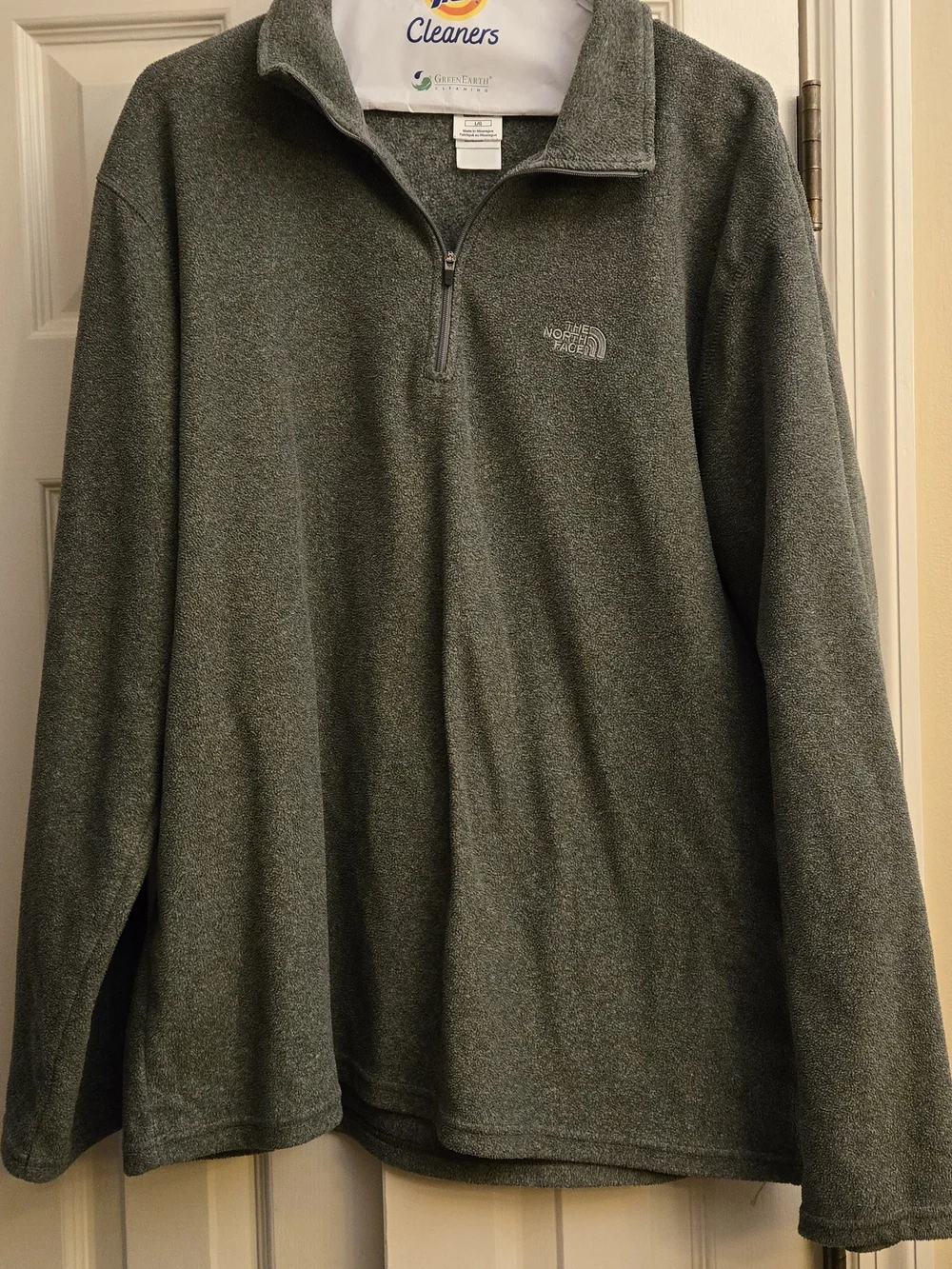 The North Face Men's Gray Half-Zip Fleece Pullover